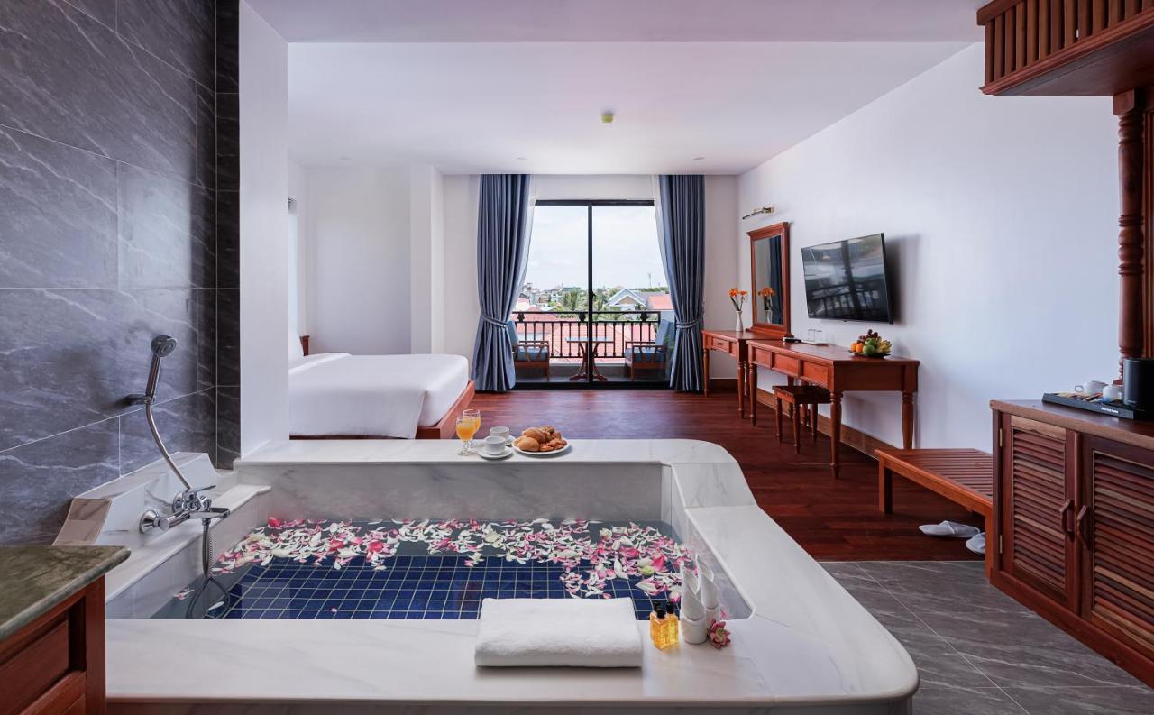 Two Seasons Siem Reap Hotel Exterior foto Deluxe Pool Access